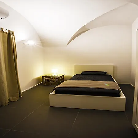 Appartamento Verginelle House Aeroporto di Catania Fontana Rossa